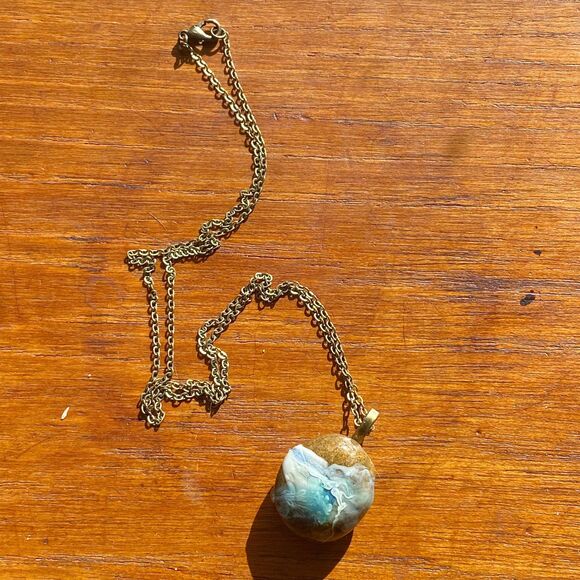 Round Rock with Ocean Water Wave Design Antique Bronze Plated 22 in Chain - Picture 2 of 6